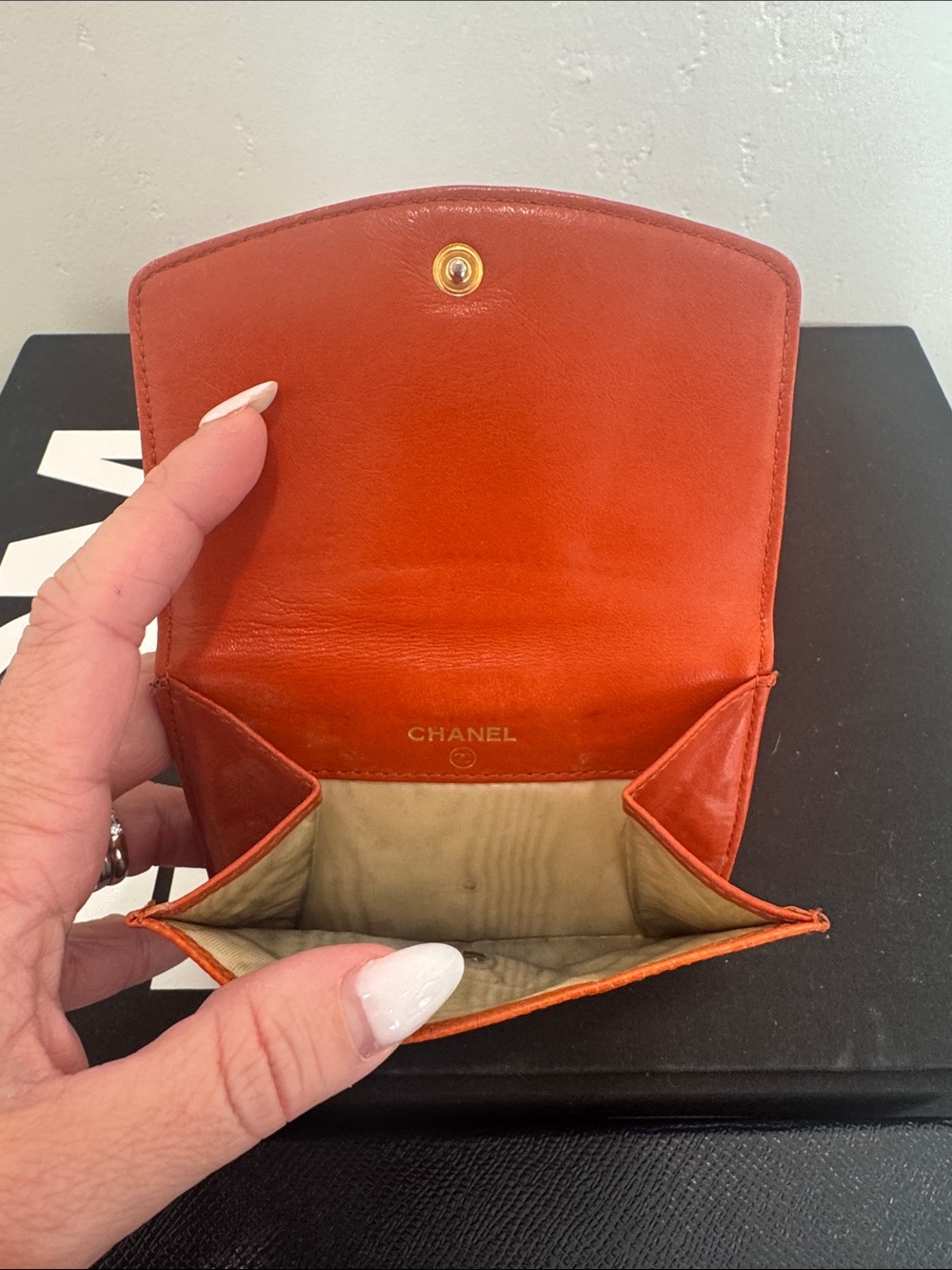 CHANEL Orange Quilted CC Caviar Leather Wallet - Picture 5 of 5